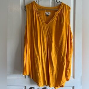 Universal Thread sleeveless top